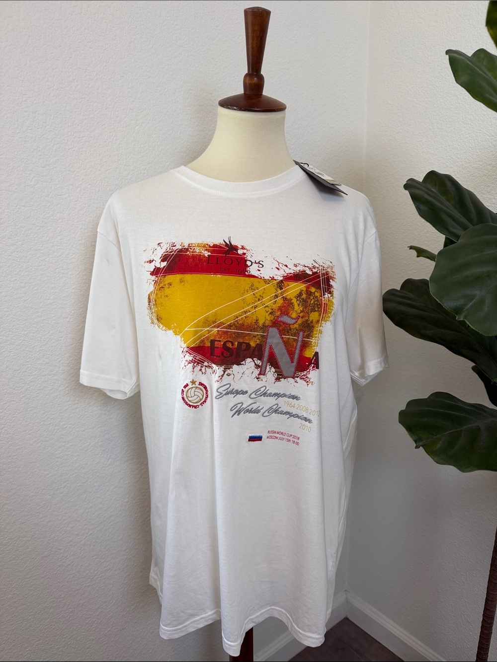 NWT España Spain Euro & World Champion Soccer Graphic - Picture 3 of 11